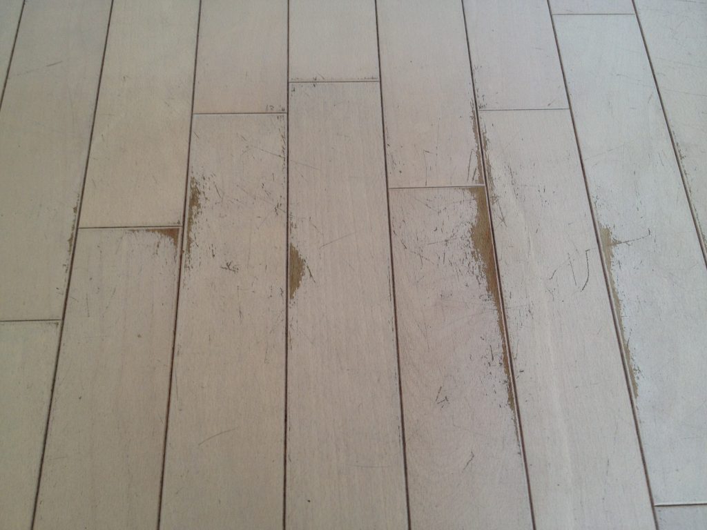 フローリングシミ